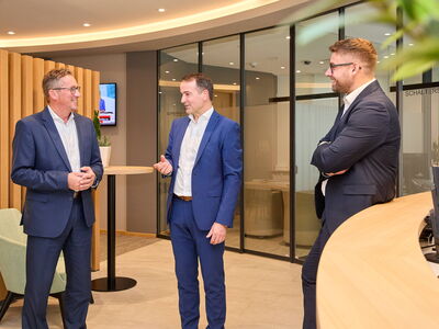 /assets/images/0/werbungaminn-imagefotografie-raiffeisenbank-schaerding-25-f532gjpk0zq65gc.jpg