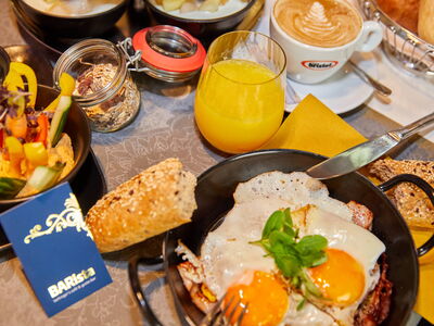 /assets/images/1/gastronomiefotografie-schaerding-barista-cafe-fruehstueck-15-3552c0atabe96ss.jpg