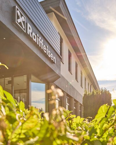 /assets/images/3/werbungaminn-fotografie-raiffeisenbank-region-schaerding-64-xepa2b4gaf9gjzm.jpg