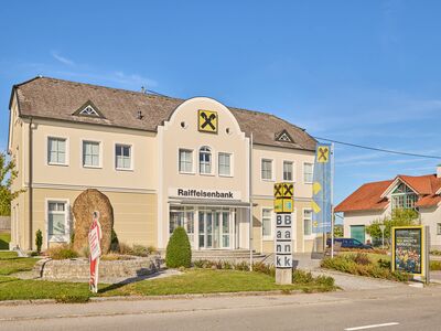 /assets/images/3/werbungaminn-fotografie-raiffeisenbank-region-schaerding-68-5mjvvy5zsckdg8e.jpg