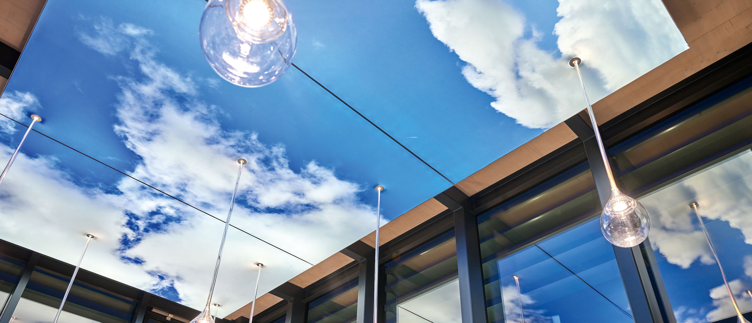 /assets/images/8/deckenleuchtkasten-werbung-am-inn-himmel-mit-glastropfen-11bx5fsqhgz7ban.jpg