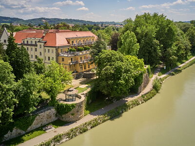 /assets/images/9/werbungaminn-kurhaus-drohnenfoto02-95mw07hvytj2fqr.jpg