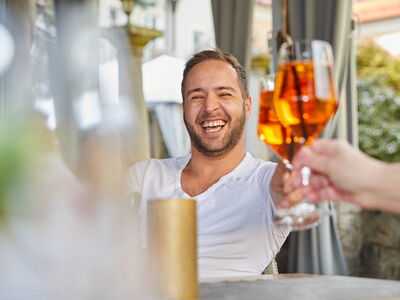 /assets/images/c/werbung-am-inn-fotografie-barista-22-52eqz2rcknpmfs0.jpg