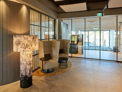 /assets/images/f/werbungaminn-fotografie-raiffeisenbank-schaerding-42-epcwxp0t2es3f4x.jpg