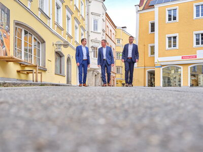 /assets/images/q/werbungaminn-imagefotografie-raiffeisenbank-schaerding-34-45rczr53qmbqm3p.jpg