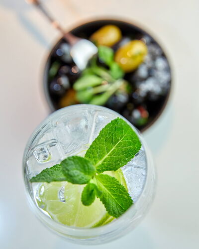 /assets/images/r/werbung-am-inn-gastronomiefotografie-barista-cocktails-30-jrnc68e43t39epz.jpg