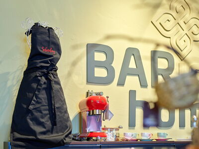 /assets/images/v/werbung-am-inn-fotografie-barista-home-27-thhgb4tgv919xt9.jpg